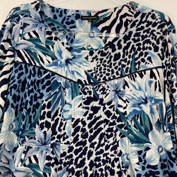 Ava & Grace size XL Blue Floral Animal Print Pintuck Stretch Knit 3/4 Sleeve Top - Picture 3 of 8